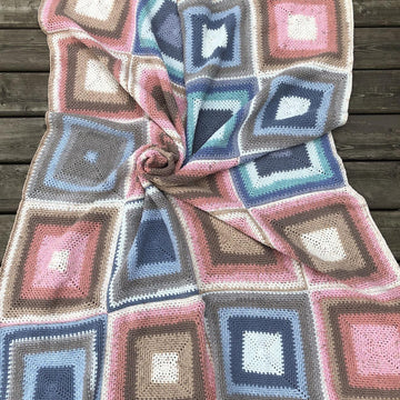 Around the Bend Throw