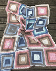 Around the Bend Throw