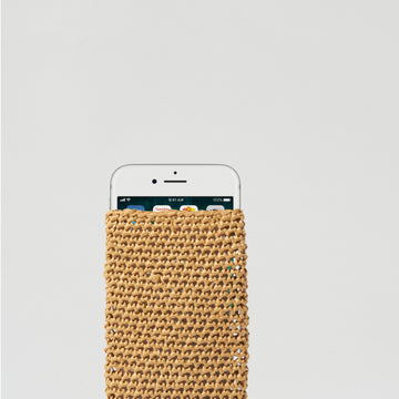 Speechless Phone Case in Wool and the Gang Ra-Ra-Rafia - Downloadable PDF