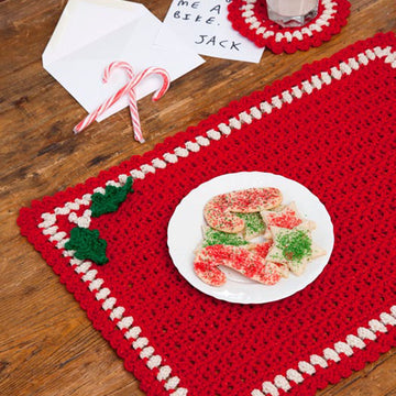 Holiday Placemat Set in Red Heart Holiday - LW2636 - Downloadable PDF