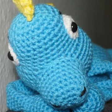 Crochet Pattern for the Dinosaur Yellblue!