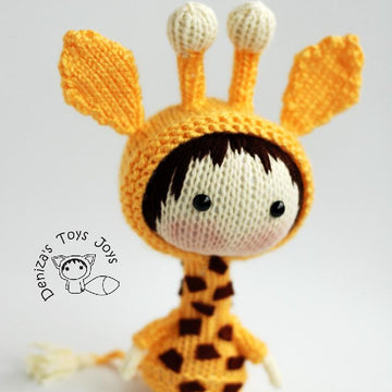 Small Giraffe Doll. Tanoshi series toy.