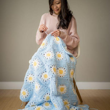 Plush Daisy Blanket