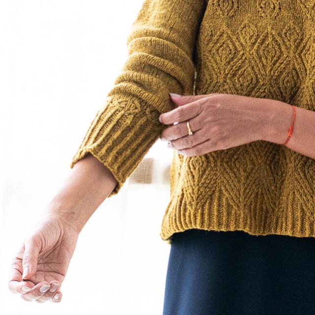 Dharā Pullover