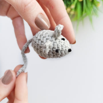 Tiny mouse crochet pattern