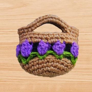 A crochet EarPod Bag Pattern