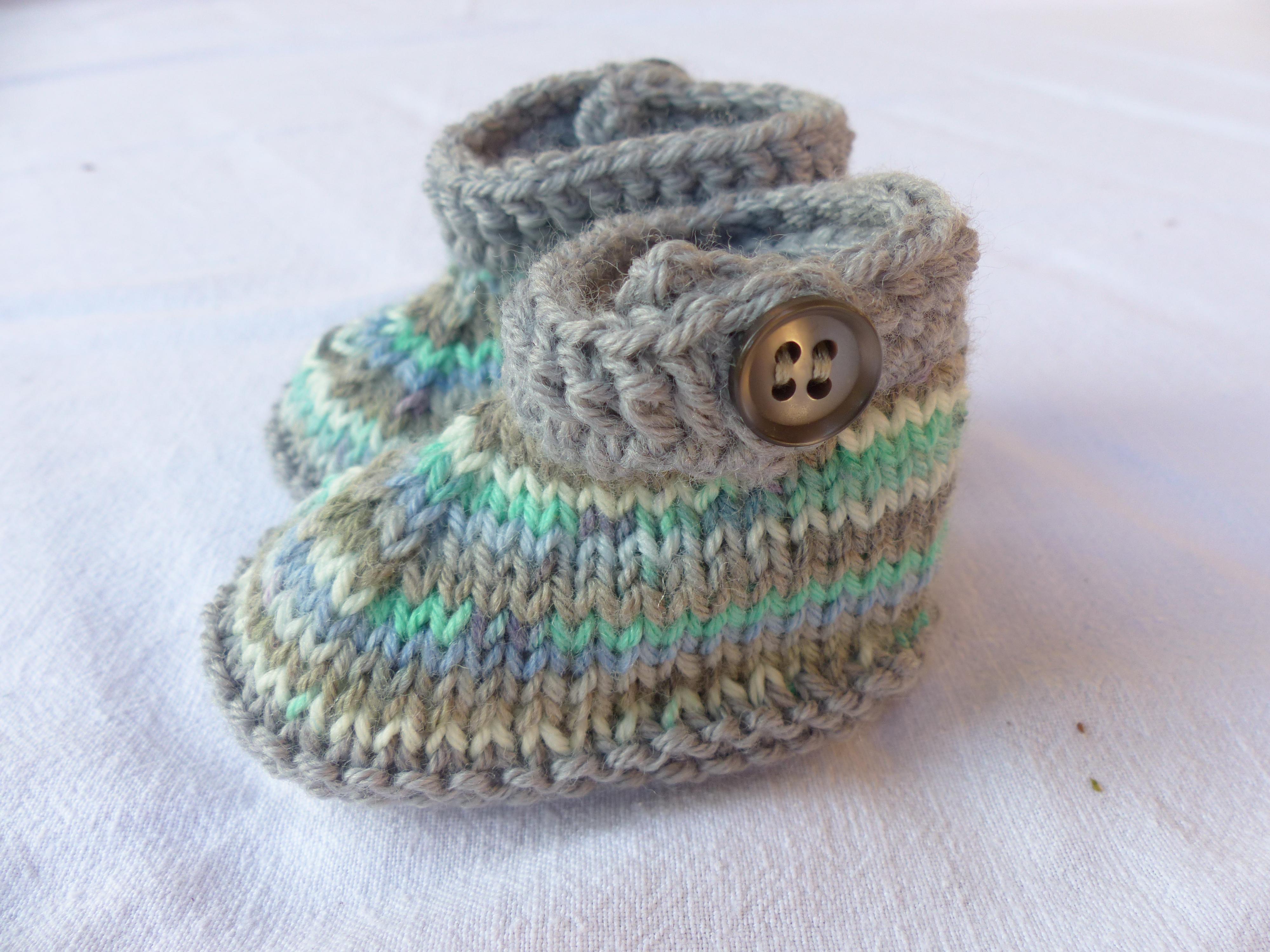 Strickanleitung Babyschuhe / Booties kombiniert mit Häkeln
