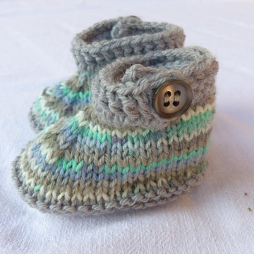 Strickanleitung Babyschuhe / Booties kombiniert mit Häkeln