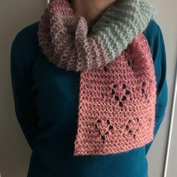 Strawberries scarf