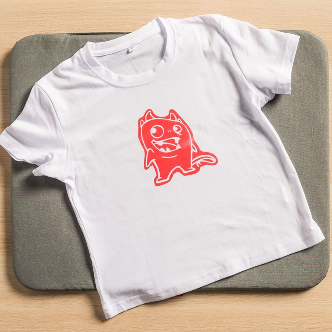Cricut Infusible Ink Blank Crew Neck T-Shirt - Youth Large
