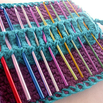 Scalloped Crochet Hook Case
