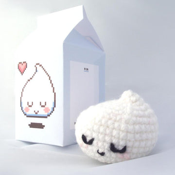 Gwenn the milk drop amigurumi