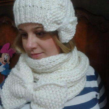 The Big Bow Beanie & Scarf Set
