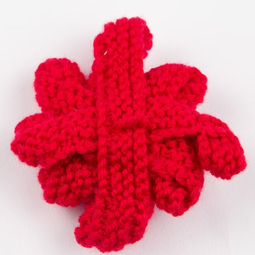 Christmas Present Bows in Deramores Studio Anti-Pilling DK - Downloadable PDF