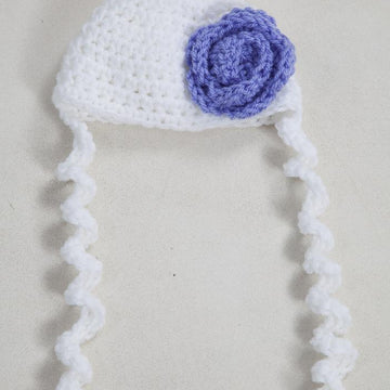 Hat with Twisted Tails