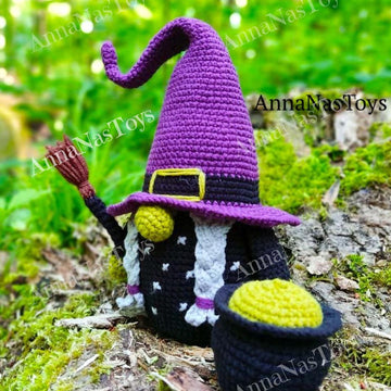 Witch with a green nose