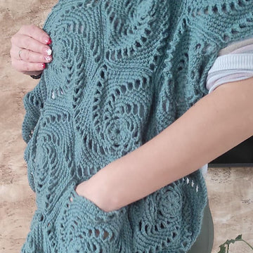 Spiral hexagon pocket scarf