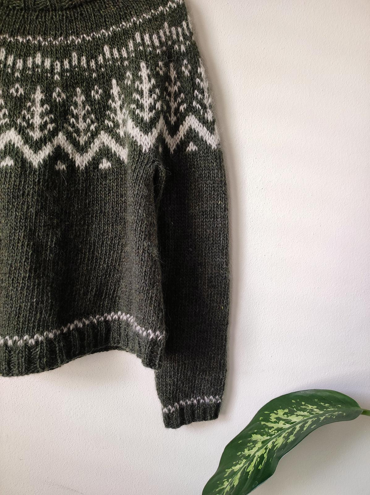 Woodland Hills Sweater