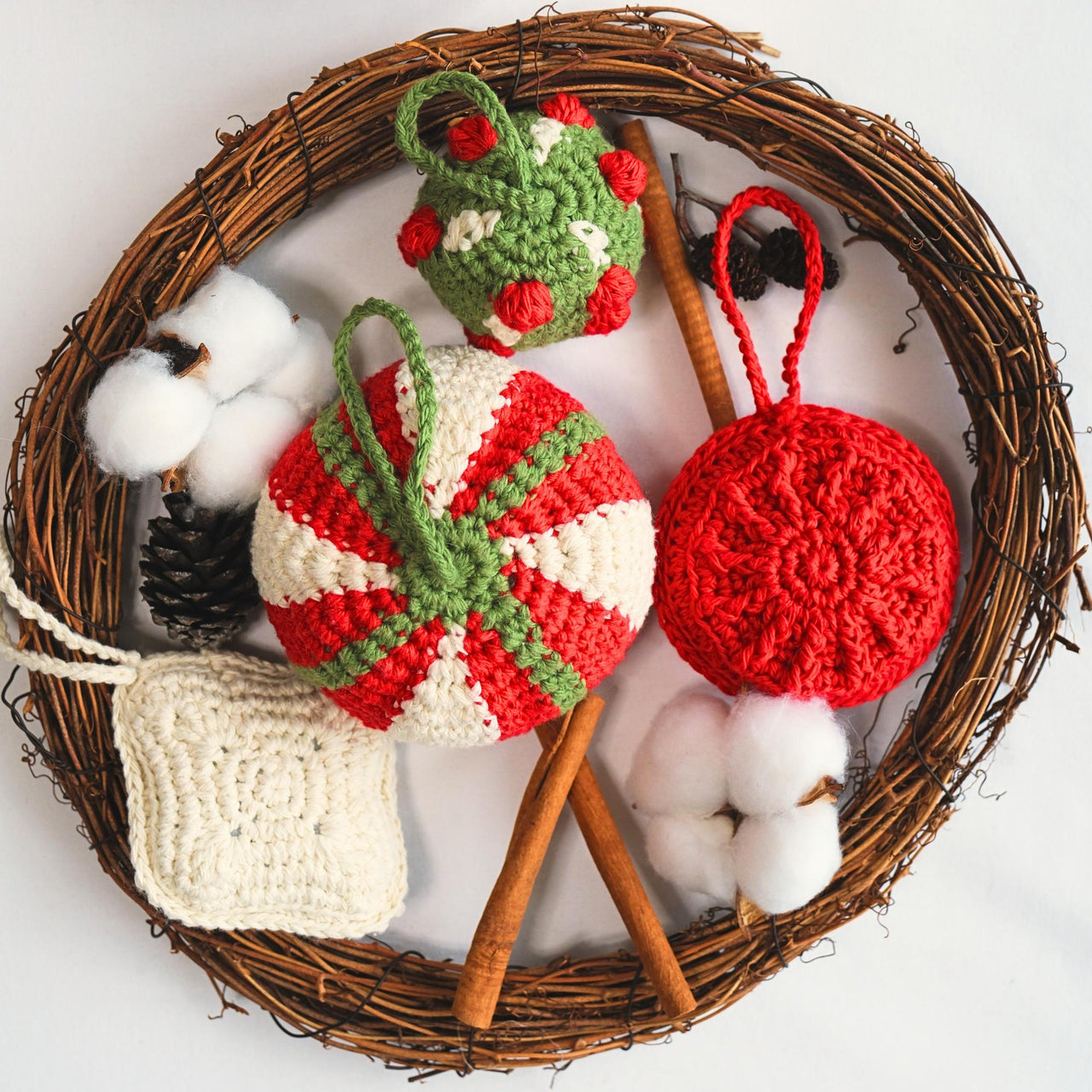 Crochet Pattern - Noel Christmas Baubles