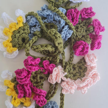 Daisies & Roses Lariat