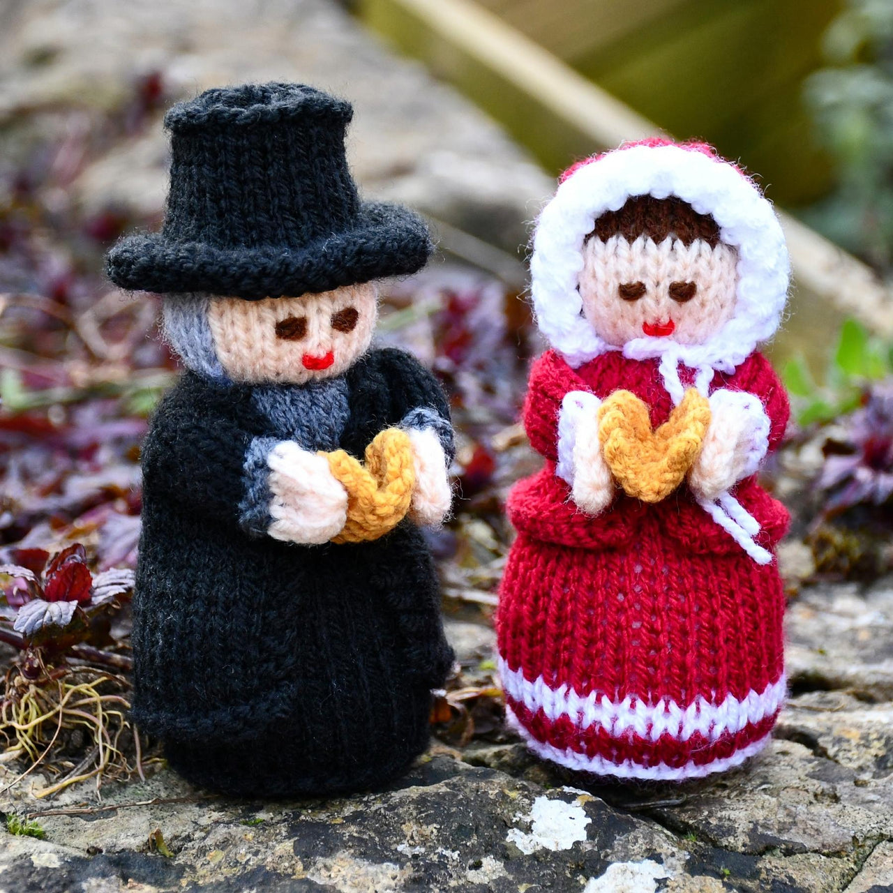 Christmas Carol Singer Dolls Knitting Pattern - Toy Knitting Pattern