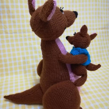 Knitted Kanga and Roo