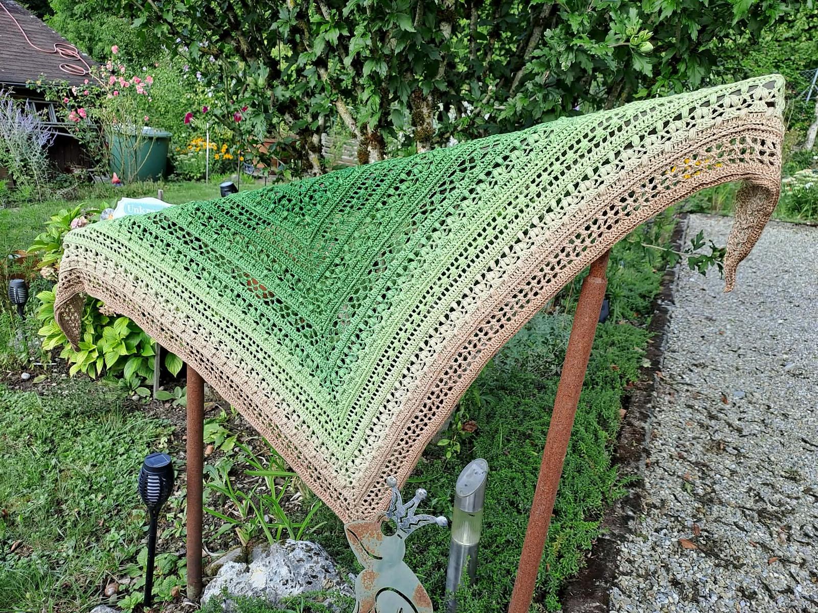 Triangular Scarf "Tiasa"