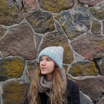 Along hat