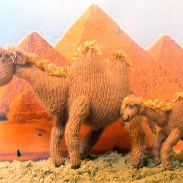 CARMELLA  AND CALLUM  CAMELS TOY KNITTING PATTERN