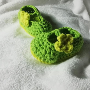 Tiny flower baby shoes-Petites ballerines à fleur