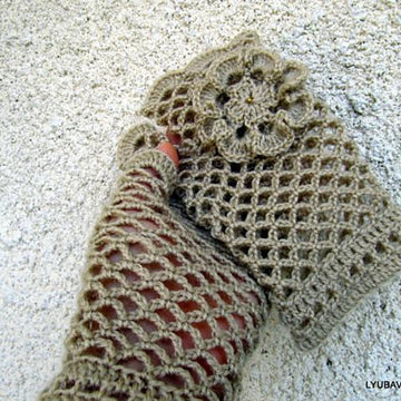 Crochet Lace Fingerless Gloves With Flower Tutorial