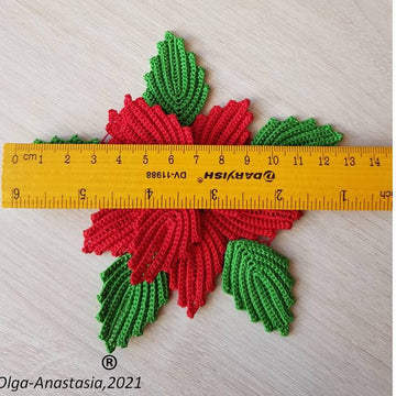 Poinsettia doily