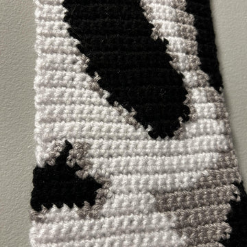 Ghost Wall Hanging Graph Pattern