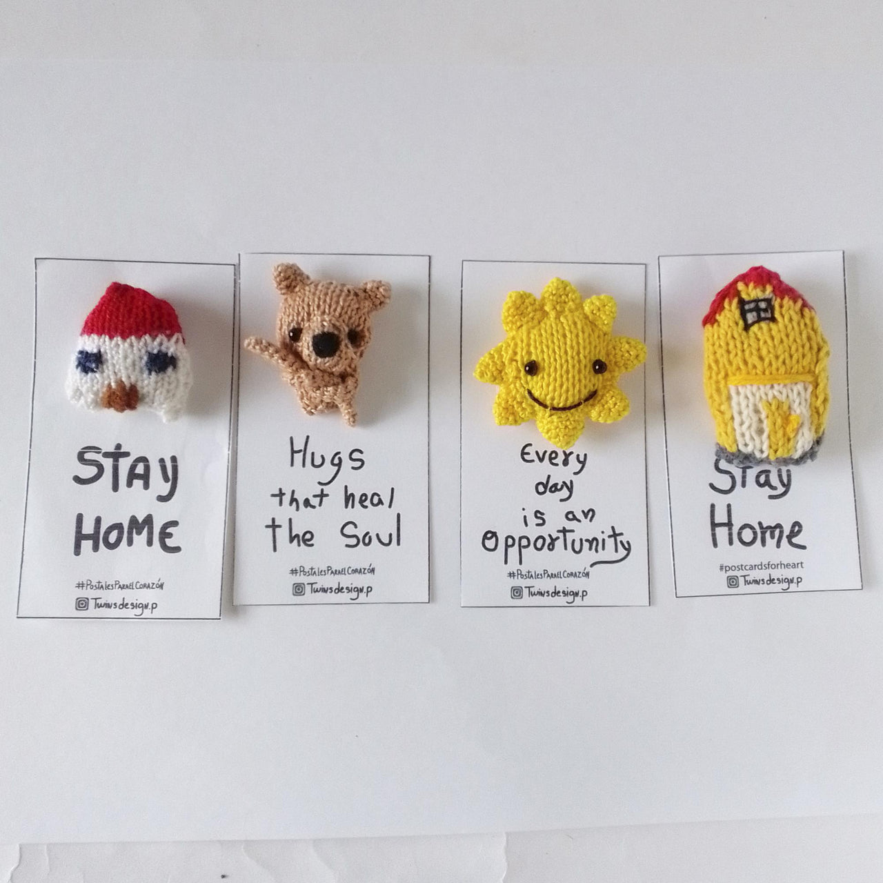 Set of 4 positive postcards