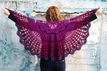 Triangular shawl "dreamcatcher"