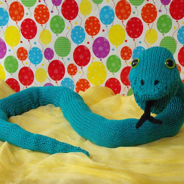 NURSERY SIDNEY SNAKE  TOY KNITTING PATTERN - MADMONKEYKNITS