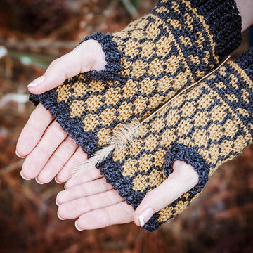 Bee Fingerless Mittens