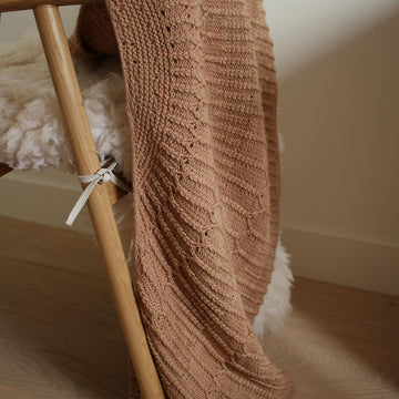 Javelin shawl