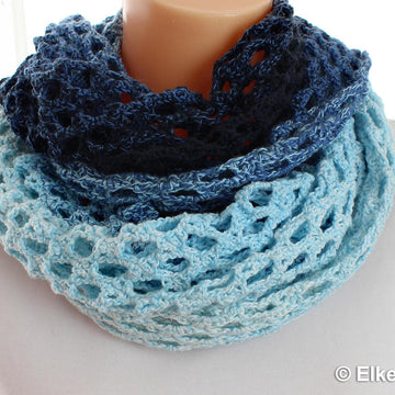 Triangular Scarf "Aquamarine"