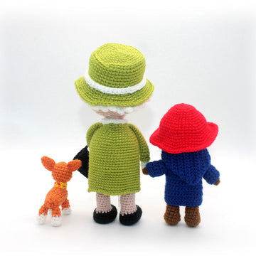 The Queen with Her Dog Crochet Pattern