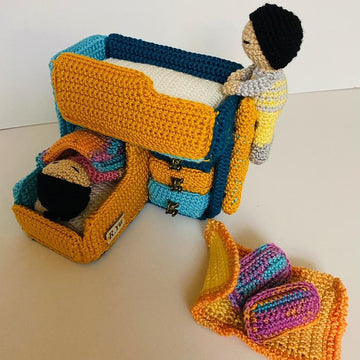 Amigurumi dollhouse double bed