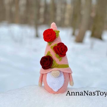 Gnome with roses 2