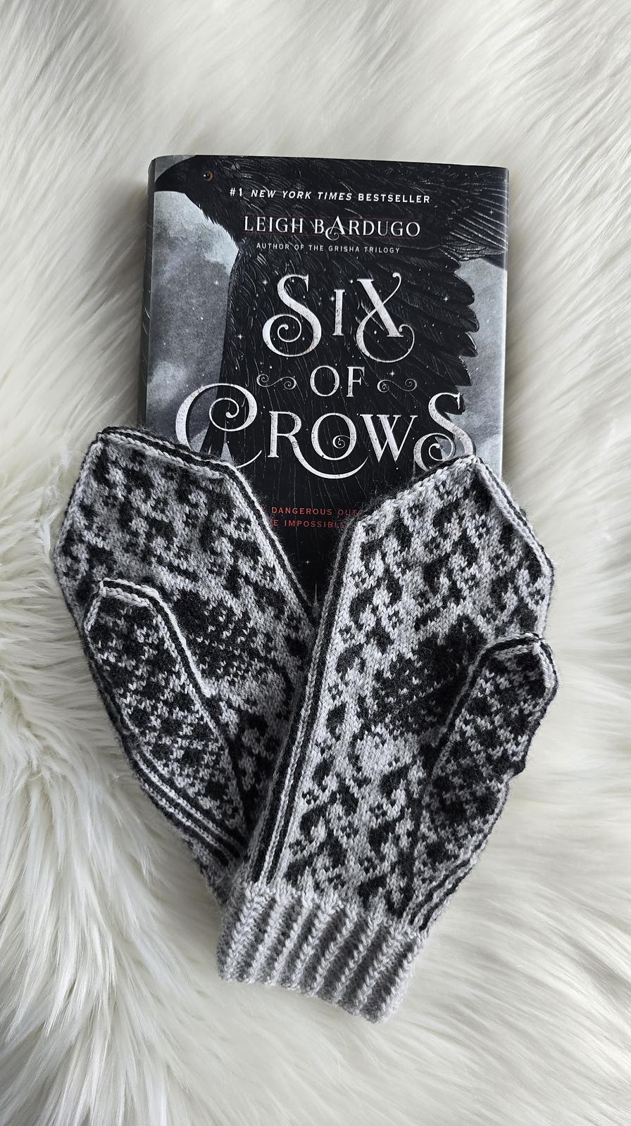 To Catch A Crow Mittens