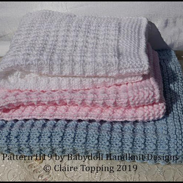 Simple waffle style blanket in two sizes and car seat blanket