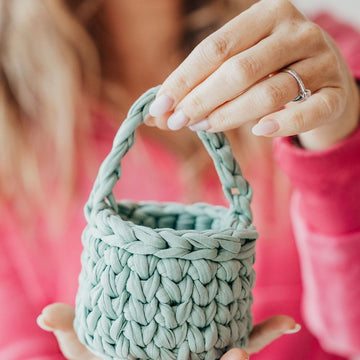 Little Organizing Basket with T-shirt yarn