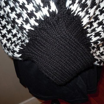 A Houndstooth Wrap About Town