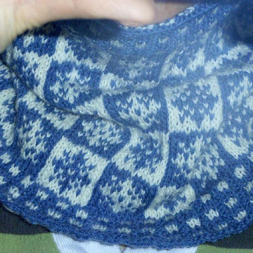 Snowflake cowl