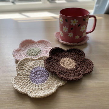 Curly Petal Coaster