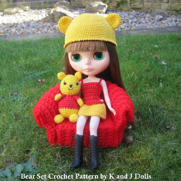 Bear Hat and Dress For Blythe Doll - Crochet Pattern