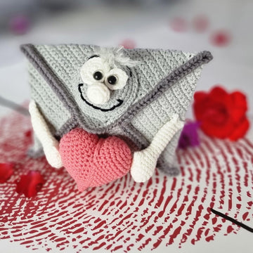 Love letter with heart crochet pattern gift idea